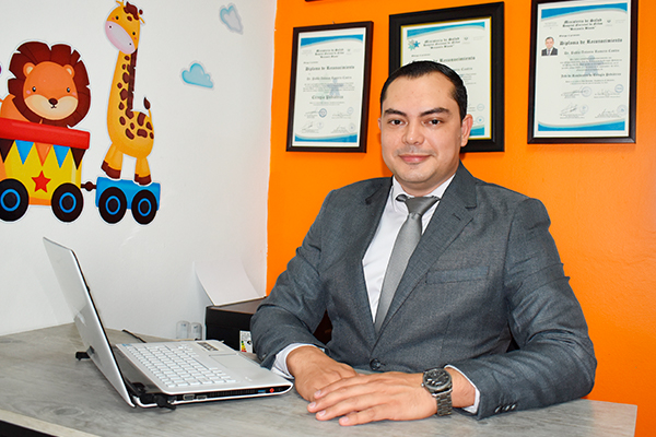 Dr. Pablo Romero Castro - Cirujano Pediatra