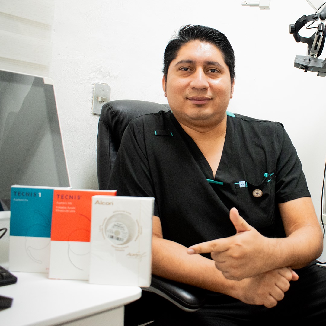 Dr. Salvador Alberto Torres Vásquez