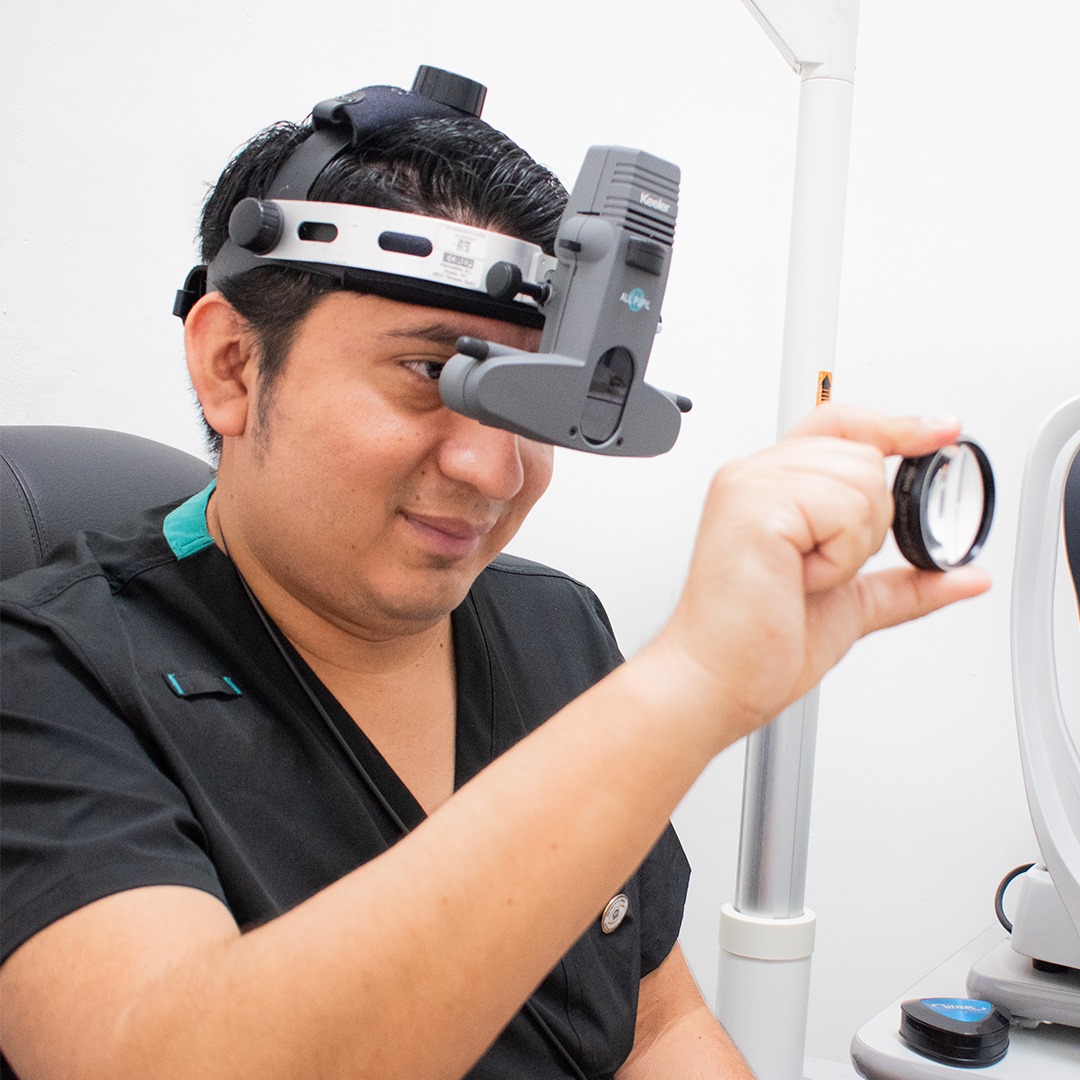 Dr. Salvador Alberto Torres Vásquez