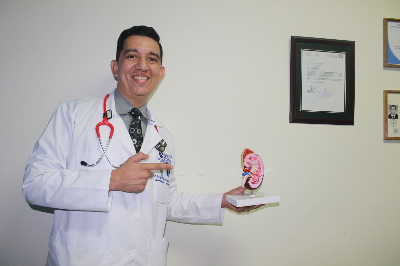 Dr. Santos Balmore Henríquez Viera